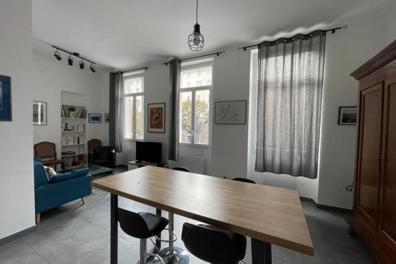 Charming Apartment In The Old Port Марсель Экстерьер фото