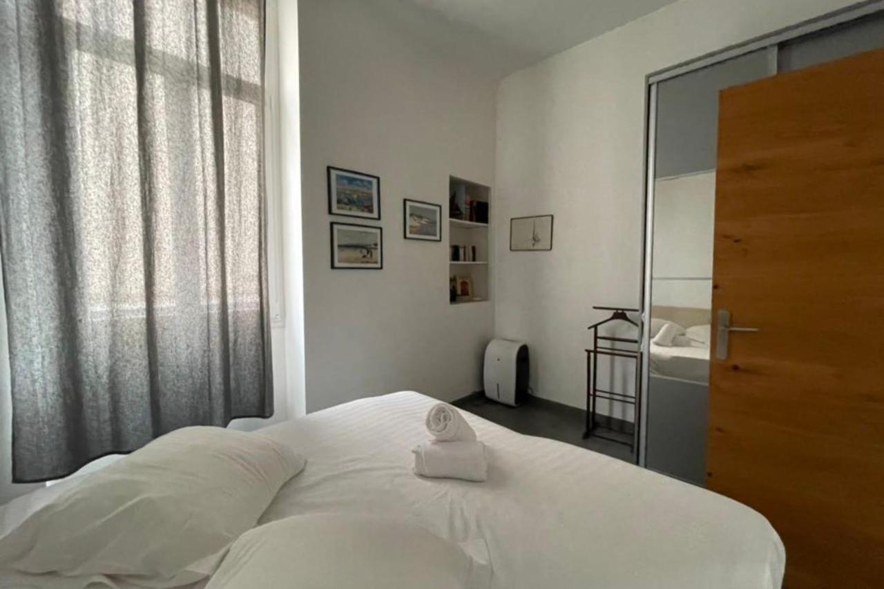 Charming Apartment In The Old Port Марсель Экстерьер фото