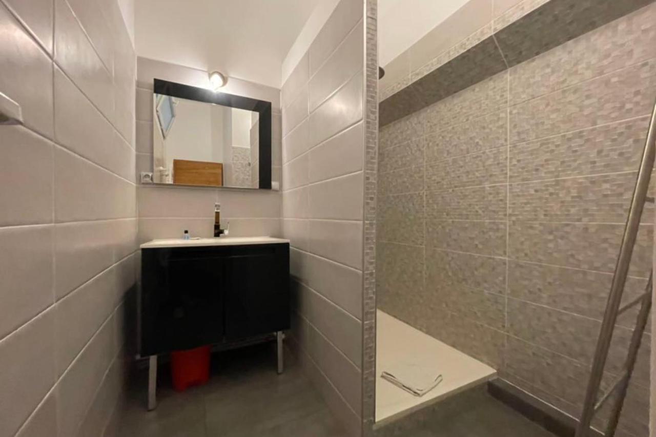 Charming Apartment In The Old Port Марсель Экстерьер фото